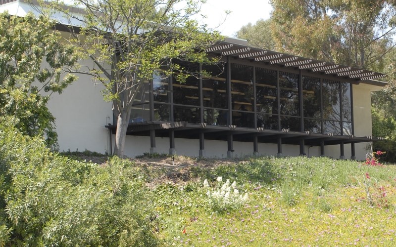 Miraleste Library